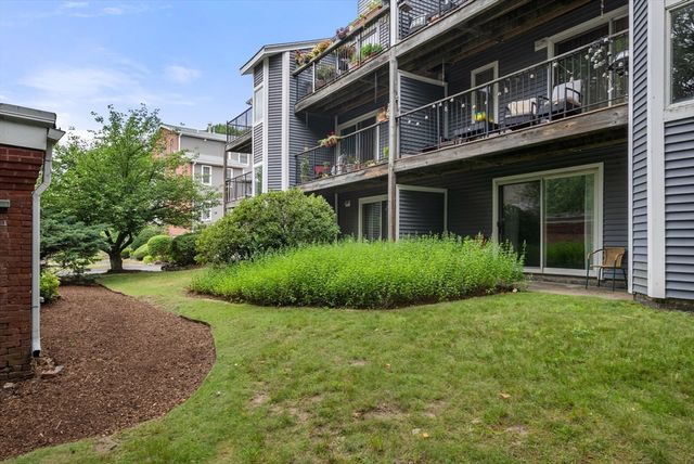 24 N Stone Mill Dr 1112, Dedham, MA 02026
