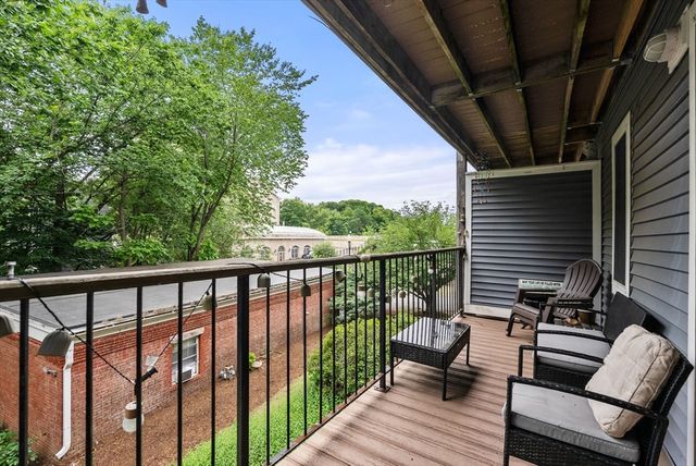 24 N Stone Mill Dr 1112, Dedham, MA 02026