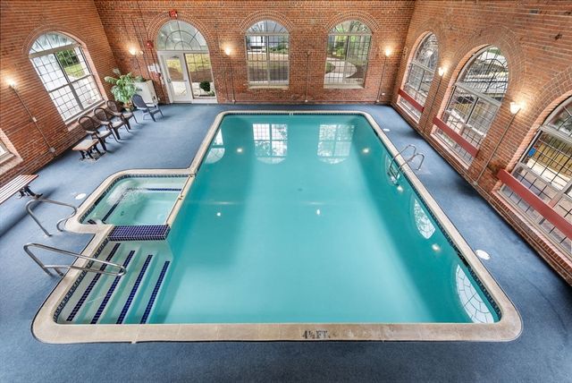 24 N Stone Mill Dr 1112, Dedham, MA 02026
