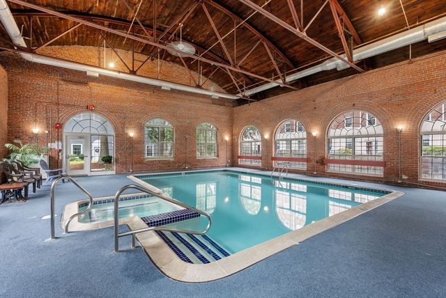 24 N Stone Mill Dr 1112, Dedham, MA 02026