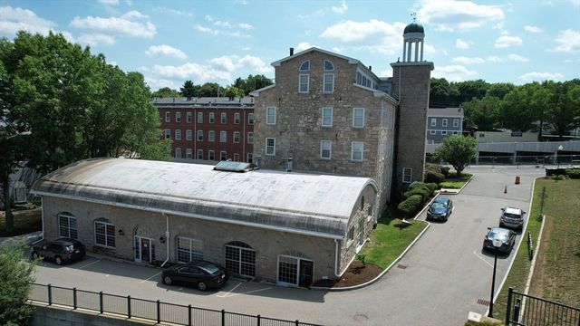 24 N Stone Mill Dr 1112, Dedham, MA 02026