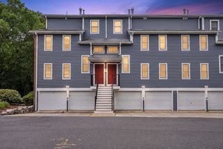 24 N Stone Mill Dr 1112, Dedham, MA 02026