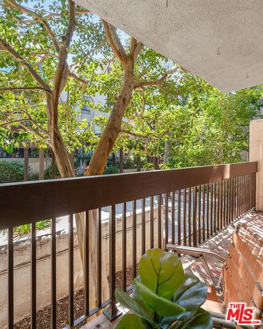 950 N Kings Road 106, West Hollywood, CA 90069