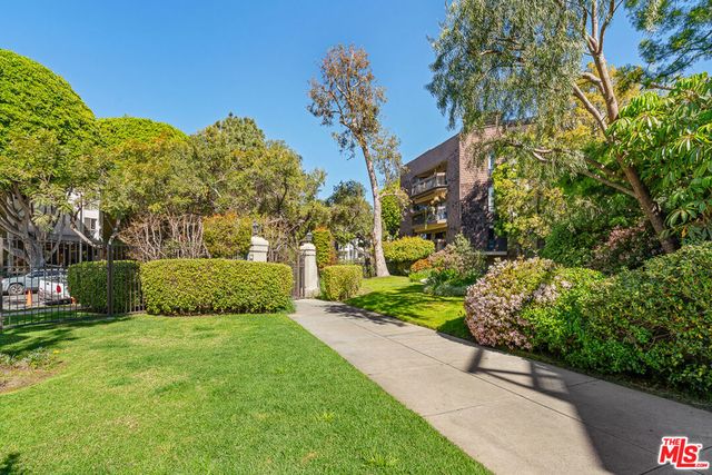 950 N Kings Road 106, West Hollywood, CA 90069