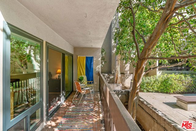 950 N Kings Road 106, West Hollywood, CA 90069
