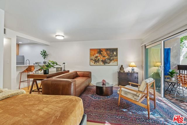 950 N Kings Road 106, West Hollywood, CA 90069