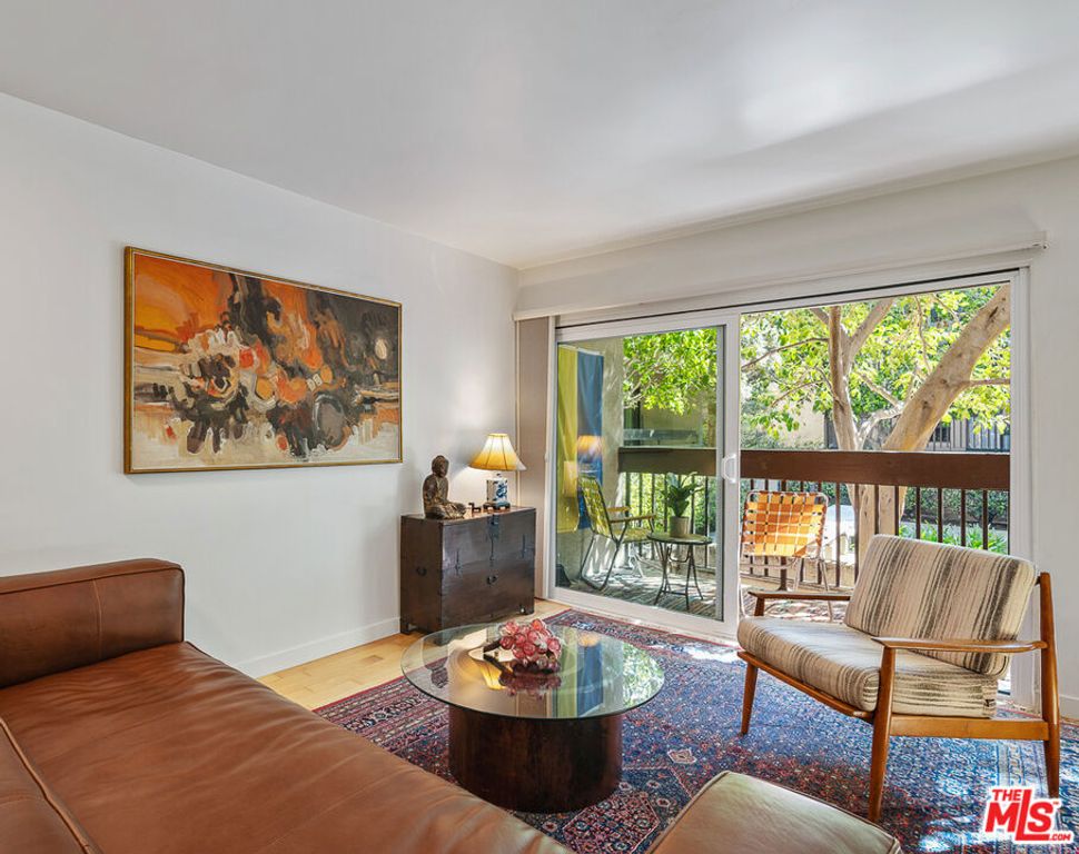 950 N Kings Road 106, West Hollywood, CA 90069