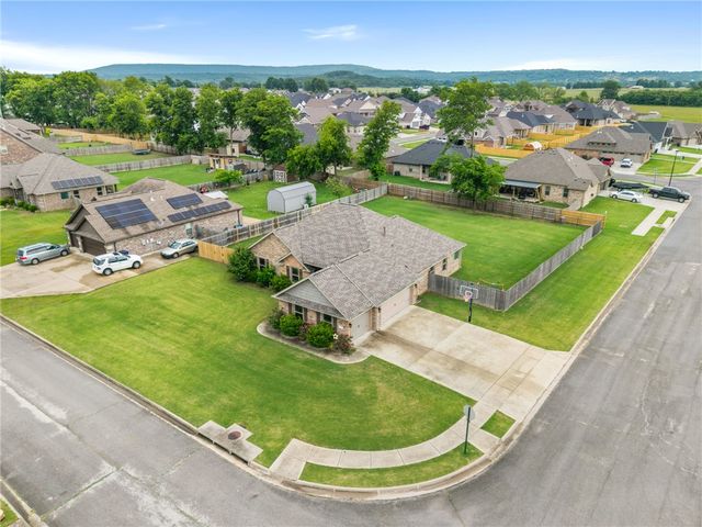 707 Sedgwick Drive, Prairie Grove, AR 72753