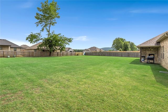 707 Sedgwick Drive, Prairie Grove, AR 72753