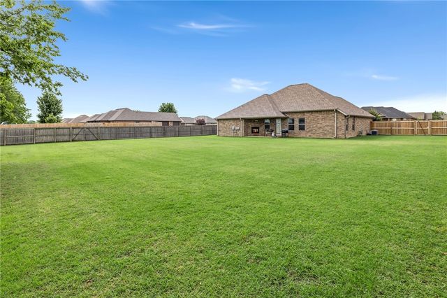 707 Sedgwick Drive, Prairie Grove, AR 72753