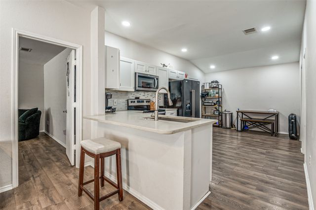 4372 Onyx Drive, Carrollton, TX 75010