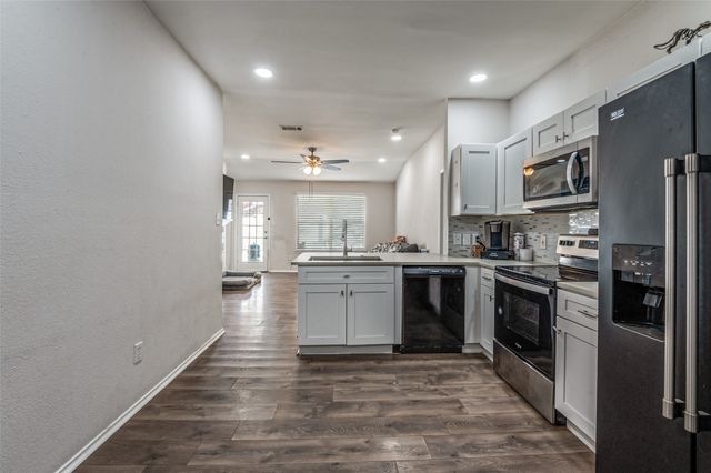 4372 Onyx Drive, Carrollton, TX 75010