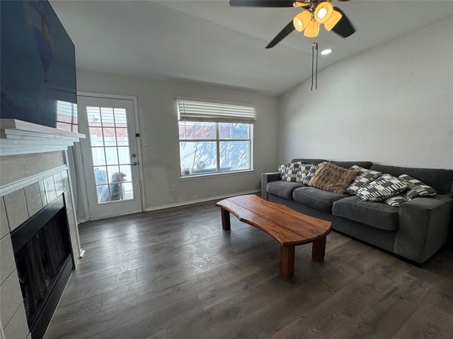 4372 Onyx Drive, Carrollton, TX 75010