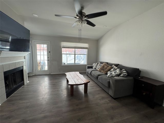 4372 Onyx Drive, Carrollton, TX 75010