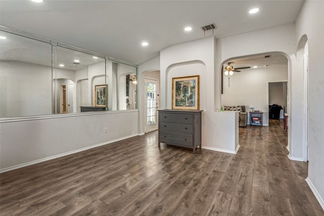 4372 Onyx Drive, Carrollton, TX 75010