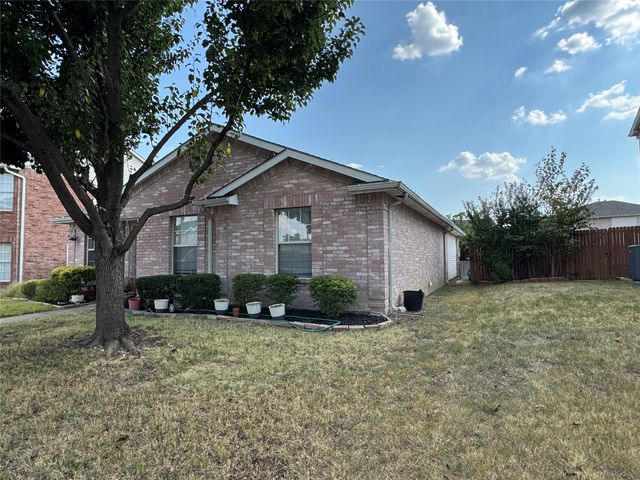 4372 Onyx Drive, Carrollton, TX 75010