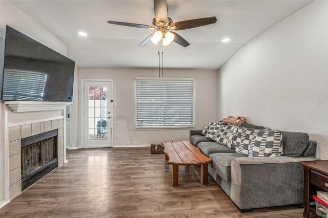 4372 Onyx Drive, Carrollton, TX 75010