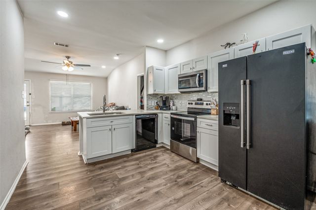 4372 Onyx Drive, Carrollton, TX 75010