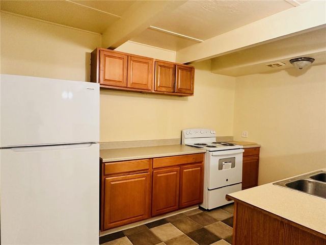 917 N 70th Street, Kansas City, KS 66112