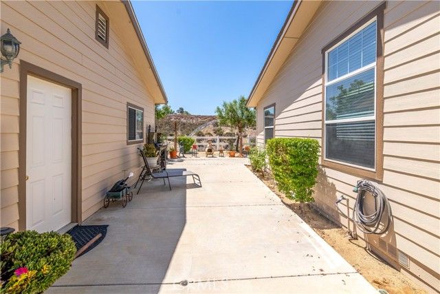 39597 Calle Escalona, Temecula, CA 92592