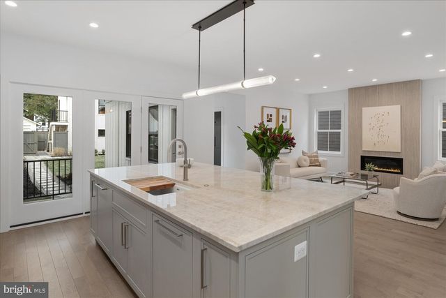 3709 BRANDYWINE ST NW, Washington, DC 20016