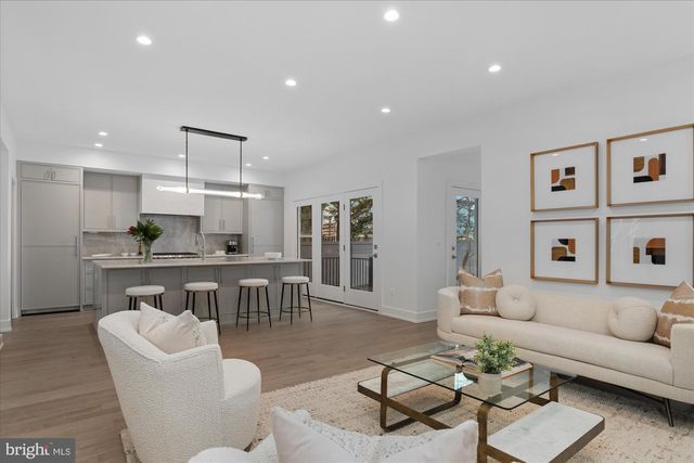 3709 BRANDYWINE ST NW, Washington, DC 20016