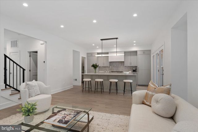 3709 BRANDYWINE ST NW, Washington, DC 20016