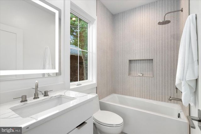 3709 BRANDYWINE ST NW, Washington, DC 20016