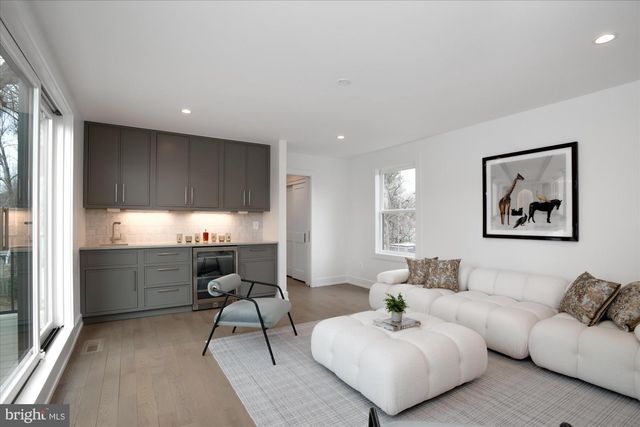 3709 BRANDYWINE ST NW, Washington, DC 20016