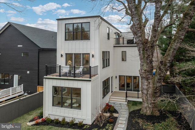 3709 BRANDYWINE ST NW, Washington, DC 20016