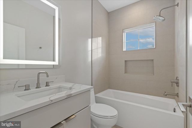 3709 BRANDYWINE ST NW, Washington, DC 20016