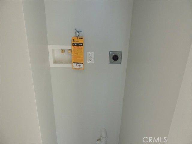 22735 Del Valle Street 4, Woodland Hills (los Angeles), CA 91364