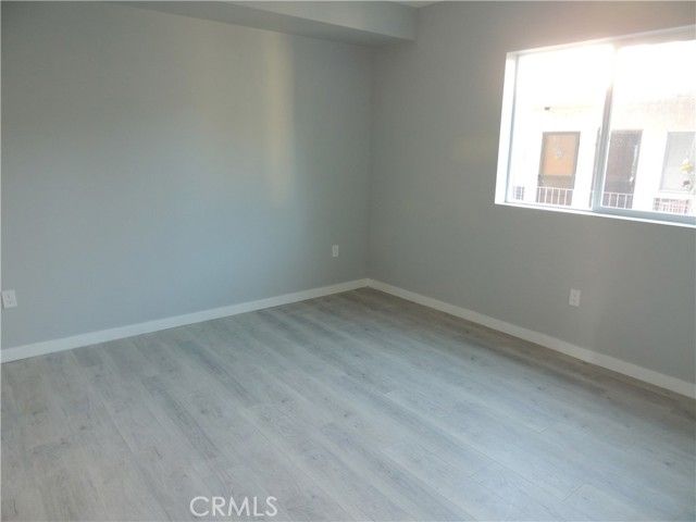 22735 Del Valle Street 4, Woodland Hills (los Angeles), CA 91364