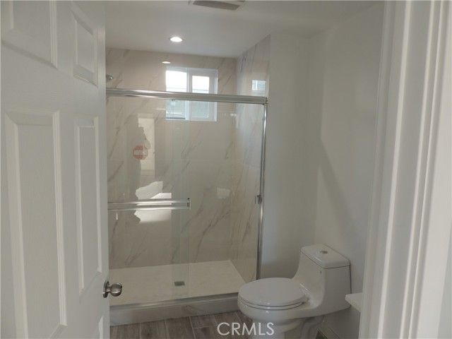 22735 Del Valle Street 4, Woodland Hills (los Angeles), CA 91364