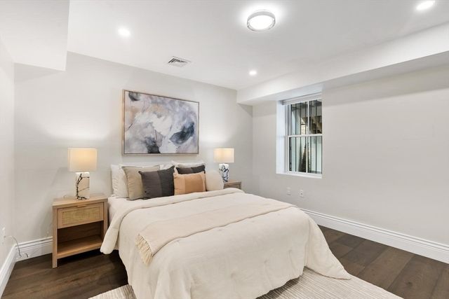 160 Norfolk St 1, Cambridge, MA 02139