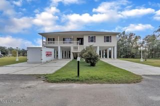 10053 Kingston Road, Bay Saint Louis, MS 39520