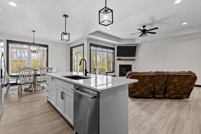 4770 N VINCENT DRIVE, Grand Chute, WI 54913