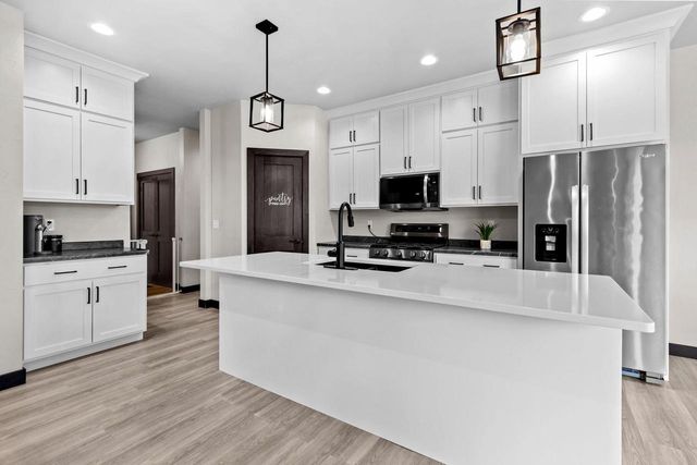 4770 N VINCENT DRIVE, Grand Chute, WI 54913