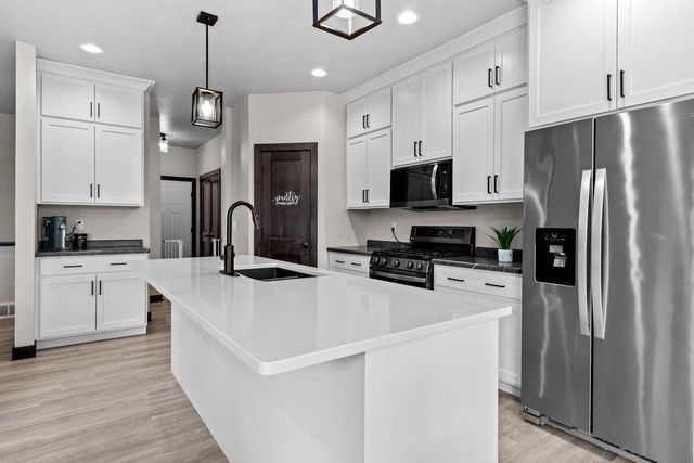 4770 N VINCENT DRIVE, Grand Chute, WI 54913