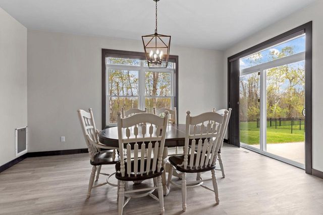 4770 N VINCENT DRIVE, Grand Chute, WI 54913