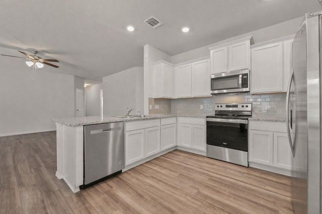 108 Pivot DR, Taylor, TX 76574