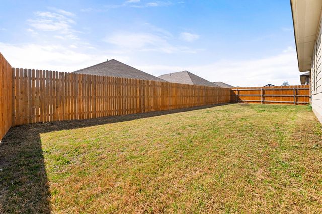 108 Pivot DR, Taylor, TX 76574