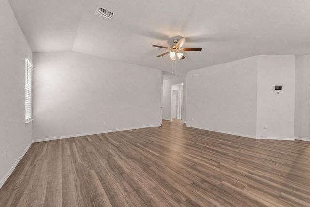 108 Pivot DR, Taylor, TX 76574