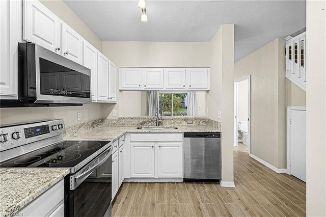 10094 Poppy Hill DR, Fort Myers, FL 33966