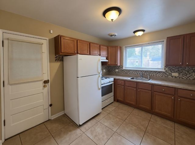 2607 W Fitch Avenue 1E, Chicago, IL 60645