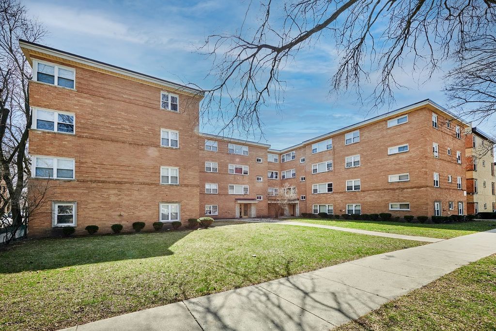 2607 W Fitch Avenue 1E, Chicago, IL 60645