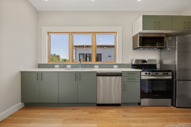 1103 S Cherry, San Antonio, TX 78210