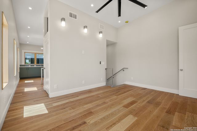 1103 S Cherry, San Antonio, TX 78210