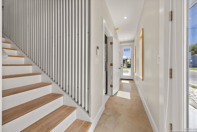 1103 S Cherry, San Antonio, TX 78210