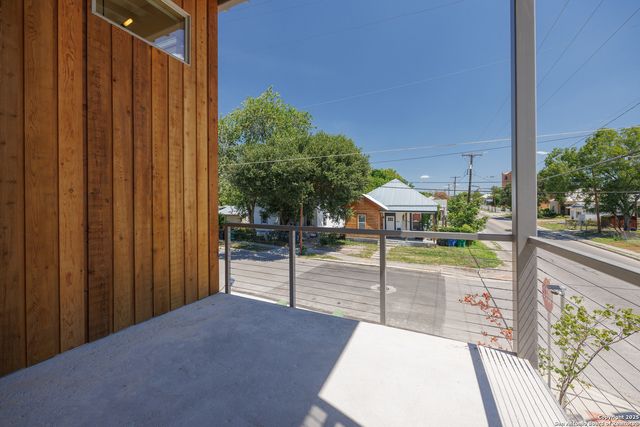 1103 S Cherry, San Antonio, TX 78210